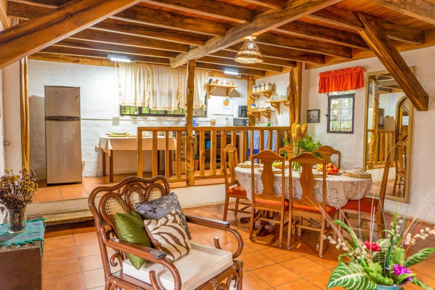 Los Naranjos Town Houses חדר תמונה